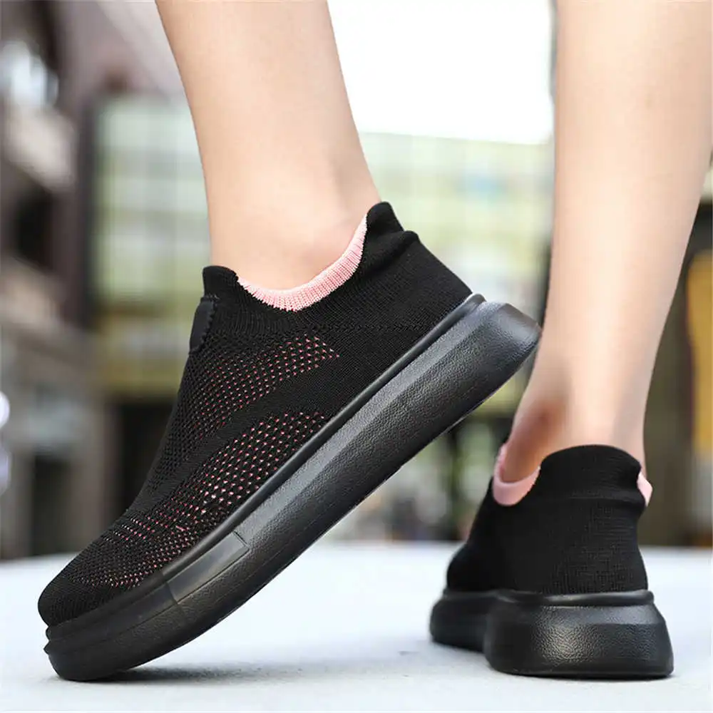 Street Fashion Vietnam - Чулки на платформе, коричневая обувь для